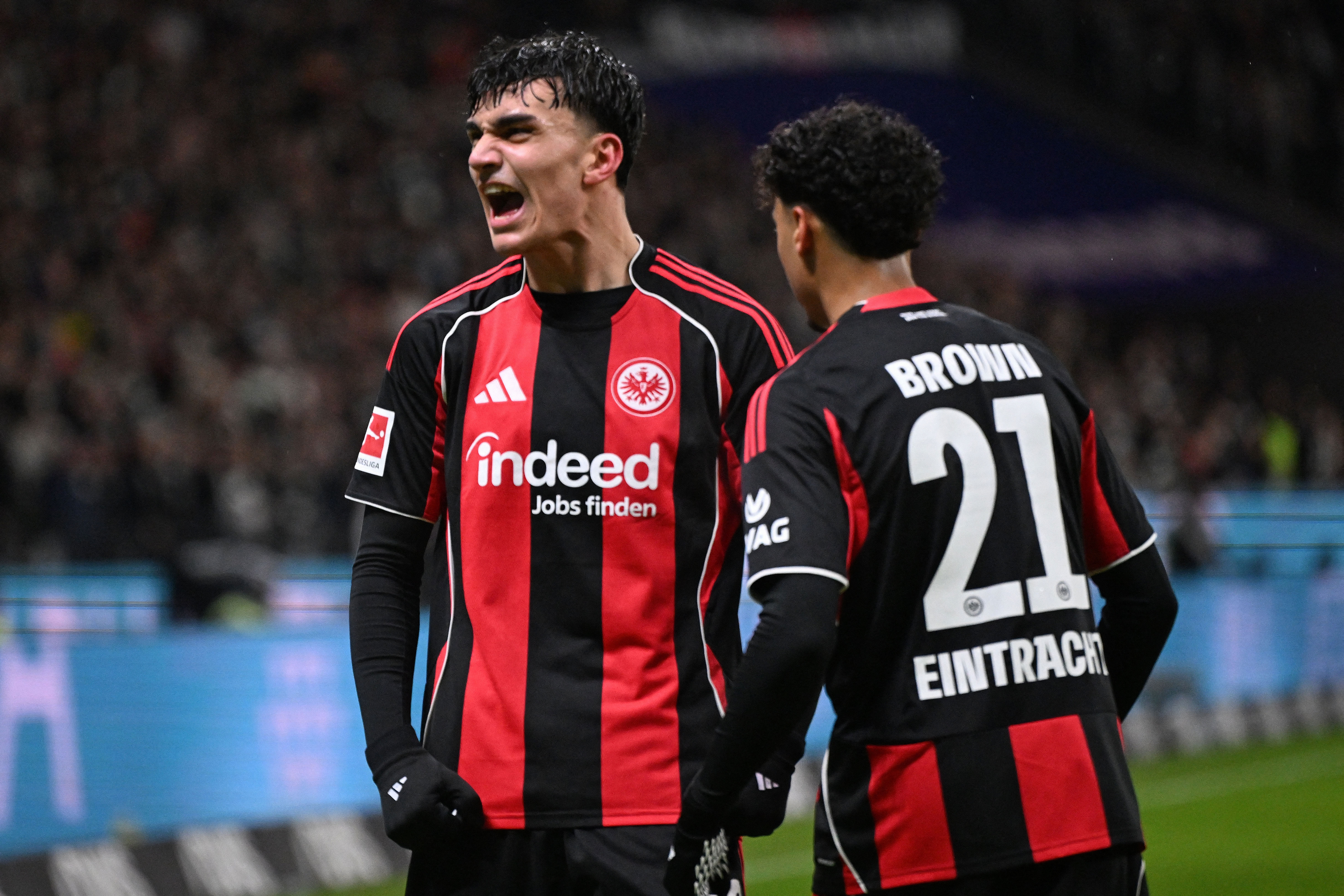 Frankfurt duraklamada öne geçip yıkıldı: Can Uzun, 3,5 ay sonra gol attı