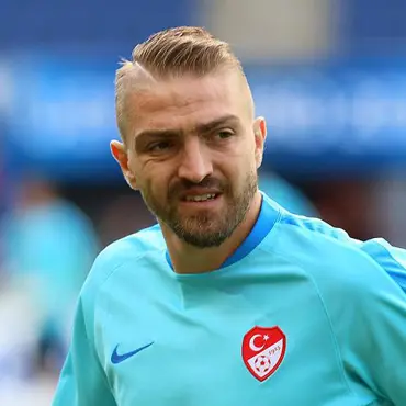 Caner Erkin futbolu bıraktığını resmen duyurduCaner Erkin futbolu bıraktığını resmen duyurdu