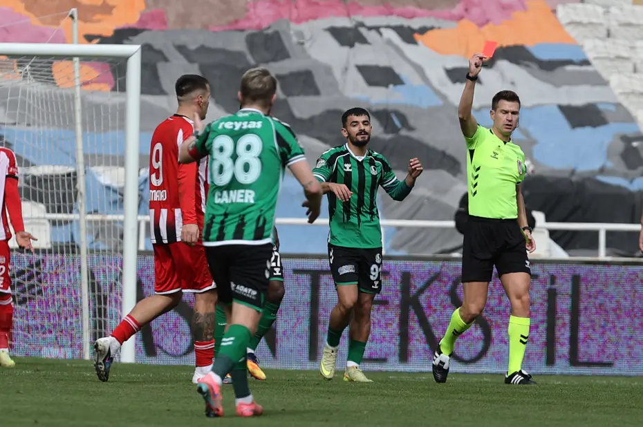 Az önce yaşandı, Caner Erkin sahada çılgına döndü: Toplam 11 maç ceza, yine aynı senaryo - 3