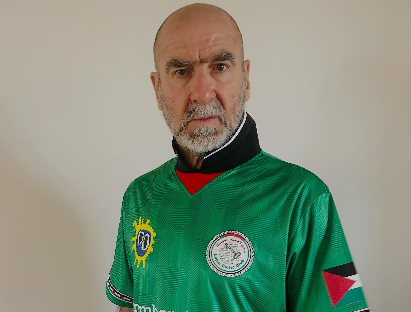 Kral Cantona'dan Yeni Hareket: Topu Kalesine Değil, Instagram'a Attı!