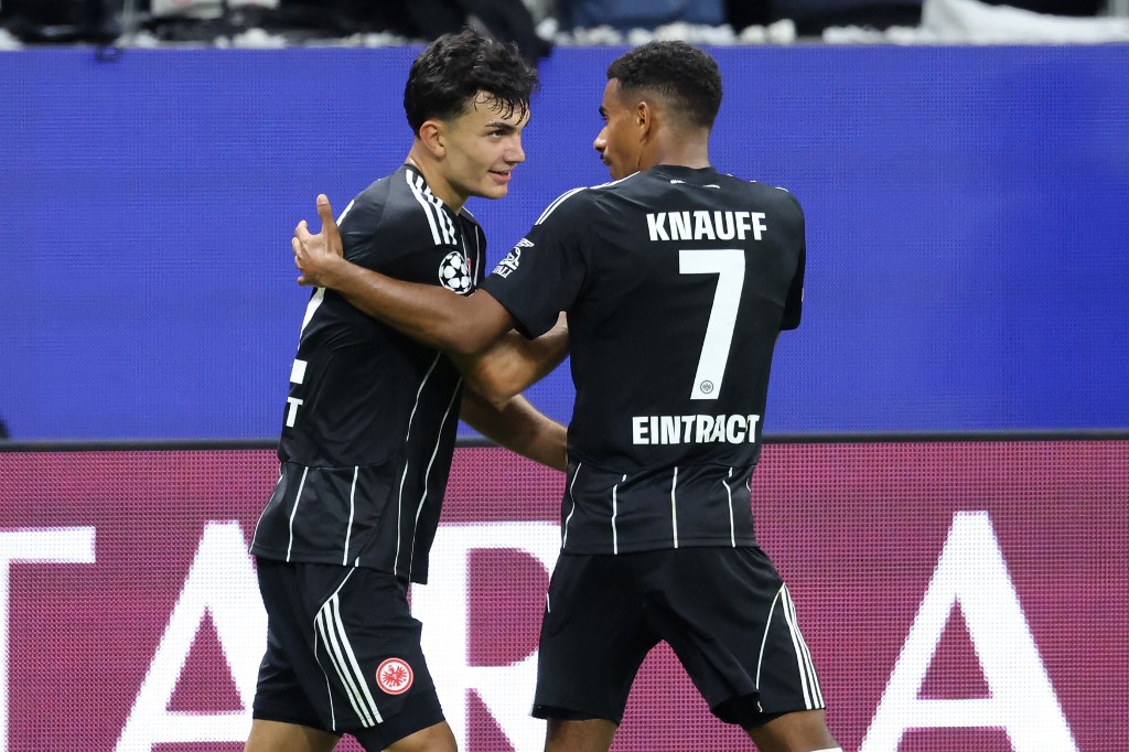 Can Uzun açılışı yaptı: Frankfurt 5 gollü maçta Borussia Dortmund'a kaybetti