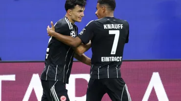 Can Uzun açılışı yaptı: Frankfurt 5 gollü maçta Borussia Dortmund'a kaybetti