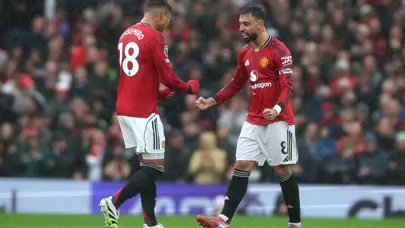 Manchester United dev maçı kazandı, ligde nefes aldı