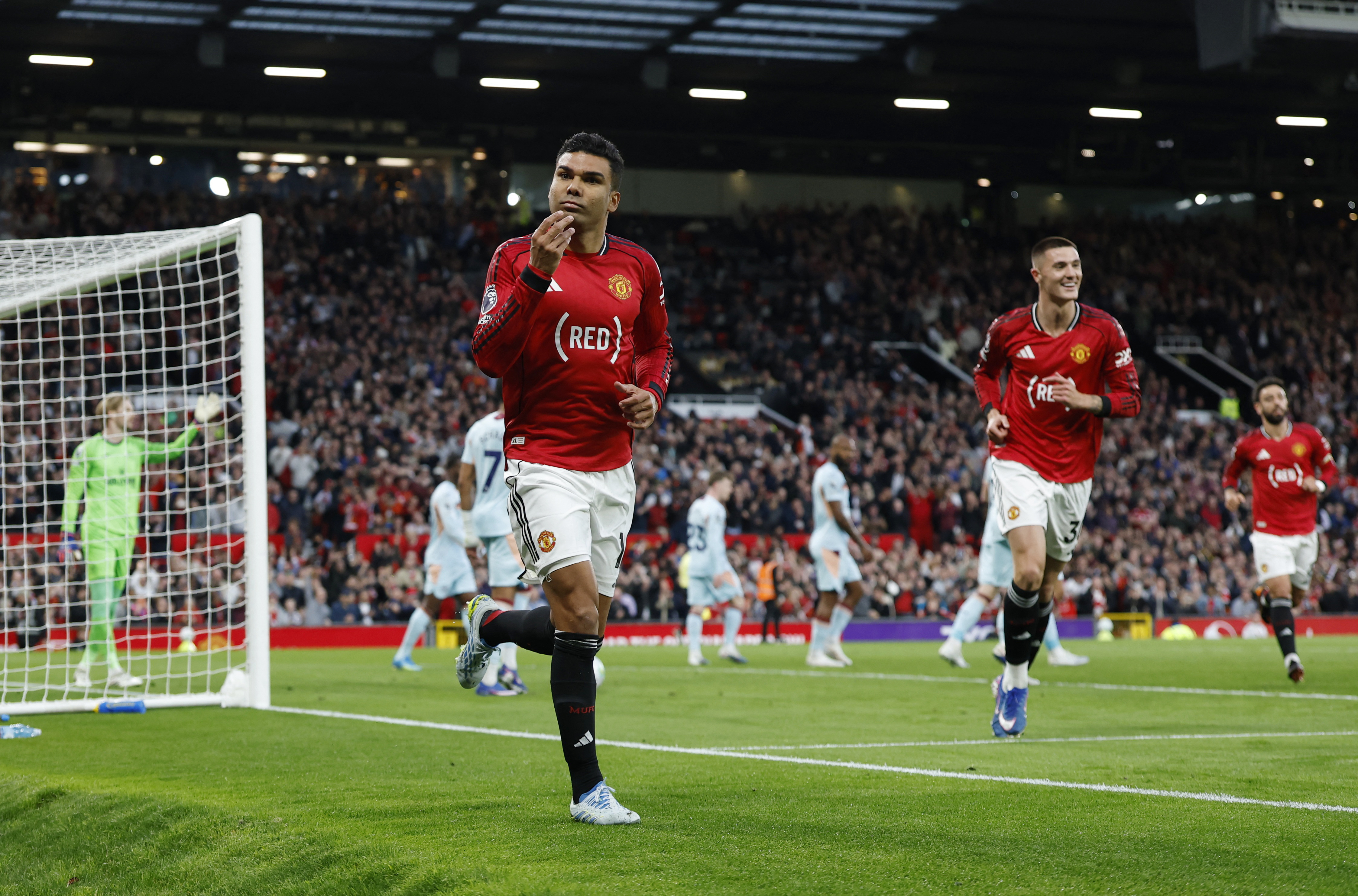 Manchester United evinde rahat kazandı