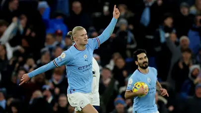 Şampiyon refleksi: City 2-0'dan döndü; Tottenham'ı yıktı