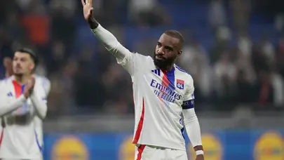 Beşiktaş ile adı anılan Lacazette, transferi için tarih verdi