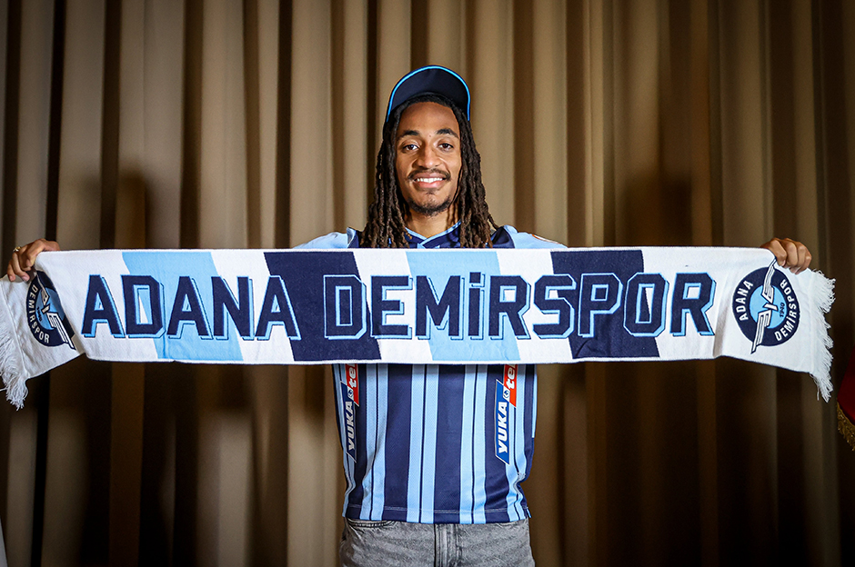 Adana Demirspor'dan bir golcü transferi daha: Breyton Fougeu