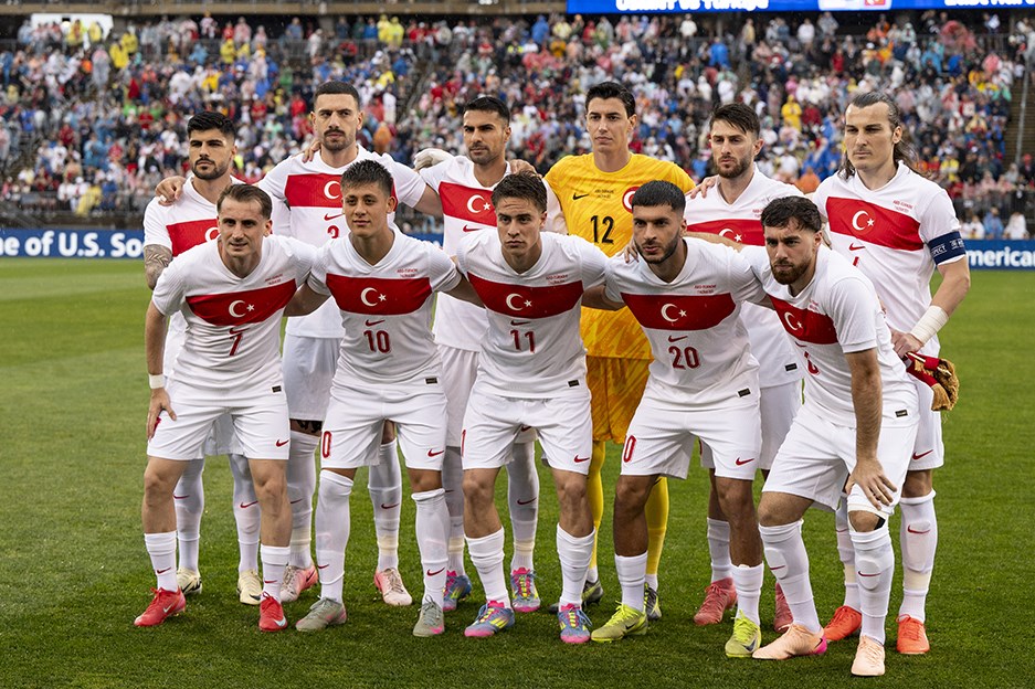 "Onsuz çok eksiğiz" | Spor yazarları A Milli Takım için ne dedi?