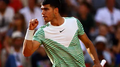 1 numaralı seribaşı Carlos Alcaraz, Roland Garros'ta rahat turladı