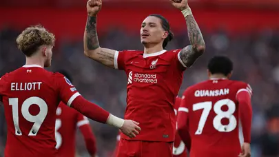 Premier Lig'de seyirci rekoru: Liverpool'dan 3 gollü galibiyet