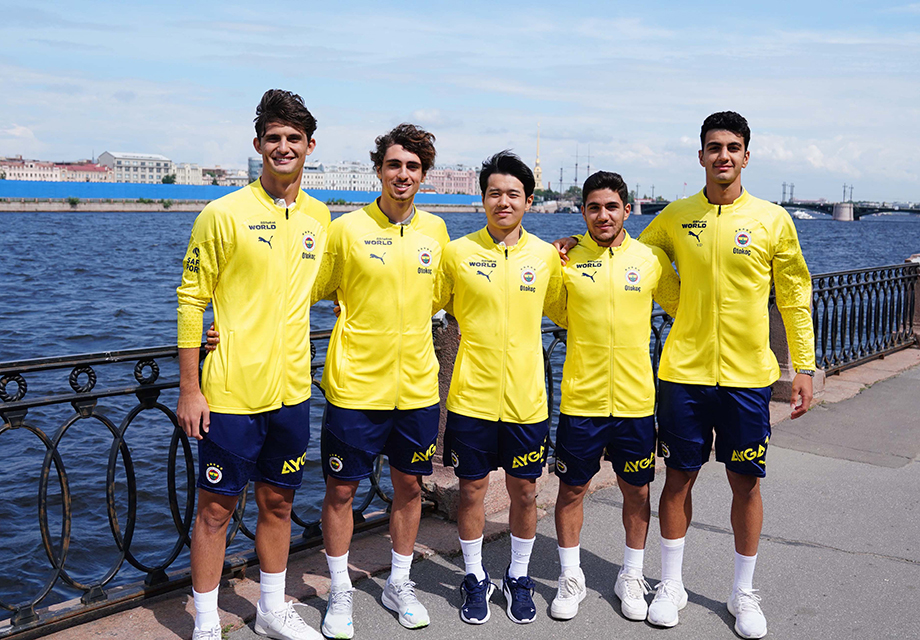 Fenerbahçe'de iki genç isim kiralık olarak ayrıldı