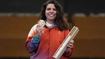 Chiara Leone'den olimpiyat rekoruyla altın madalya