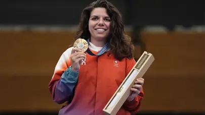 Chiara Leone'den olimpiyat rekoruyla altın madalya