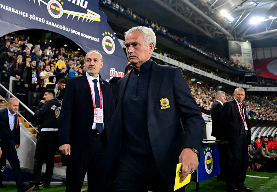 Jose Mourinho, Barcelona'nın genç yıldızını Fenerbahçe'ye istiyor