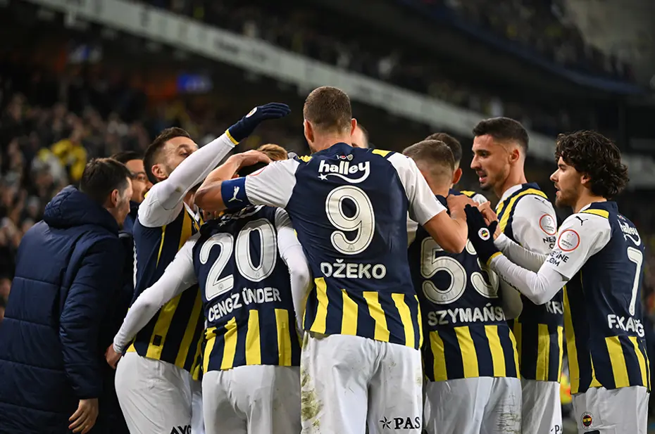 Nisan ayında Fenerbahçe'yi bekleyen zorlu fikstür: 2 derbi, 2 çeyrek final maçı - 5 Nisan ayında Fenerbahçe'yi bekleyen zorlu fikstür: 2 derbi, 2 çeyrek final maçı - 5