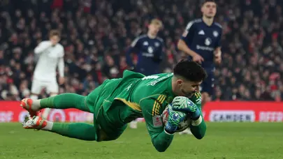 Altay Bayındır küllerinden doğdu: Arsenal maçına kurtarışlarıyla damga vurdu