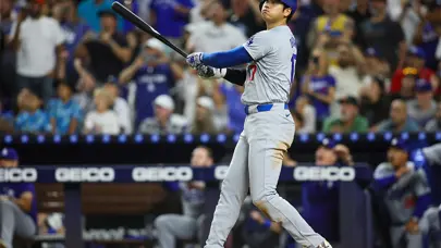 MLB tarihine geçen maç topu rekor fiyatla satıldı