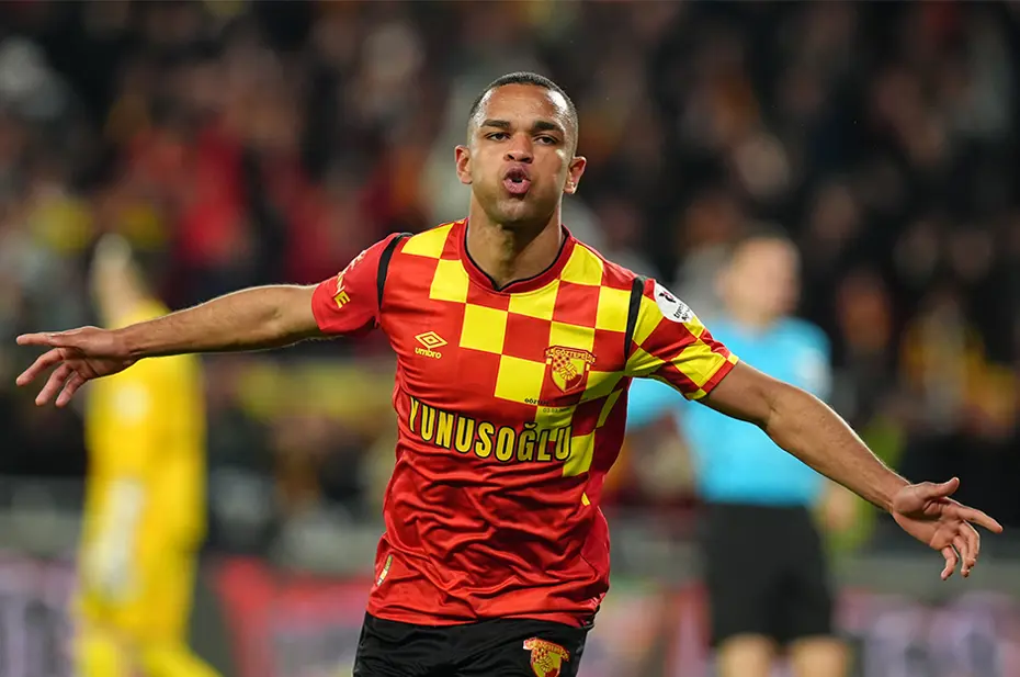 Göztepe'de imzalar atılıyor: Yeni sezonda da takımda kalacak - 4