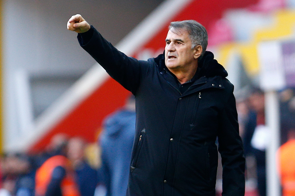 "Güneş yine 11'de büyük hata yaptı" - Spor yazarları Beşiktaş için ne dedi?