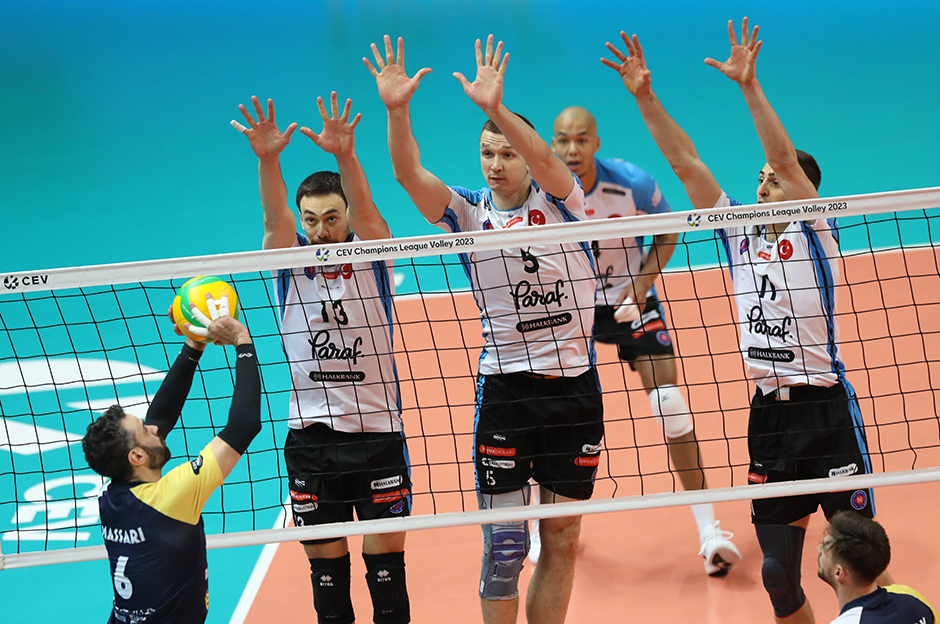 Halkbank final için avantaj peşinde