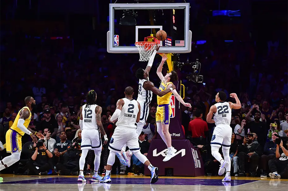 LeBron James'in rekor kırdığı maçta Lakers uzatmada kazandı - 6 LeBron James'in rekor kırdığı maçta Lakers uzatmada kazandı - 6