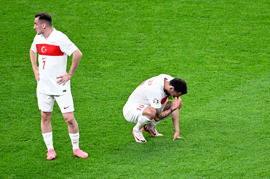 Gözyaşlarına boğulan Hakan Çalhanoğlu'ndan Montella açıklaması - 2