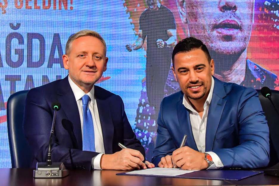 Başakşehir, şampiyon Galatasaray'ı alkışlayacak mı? Resmi açıklama geldi