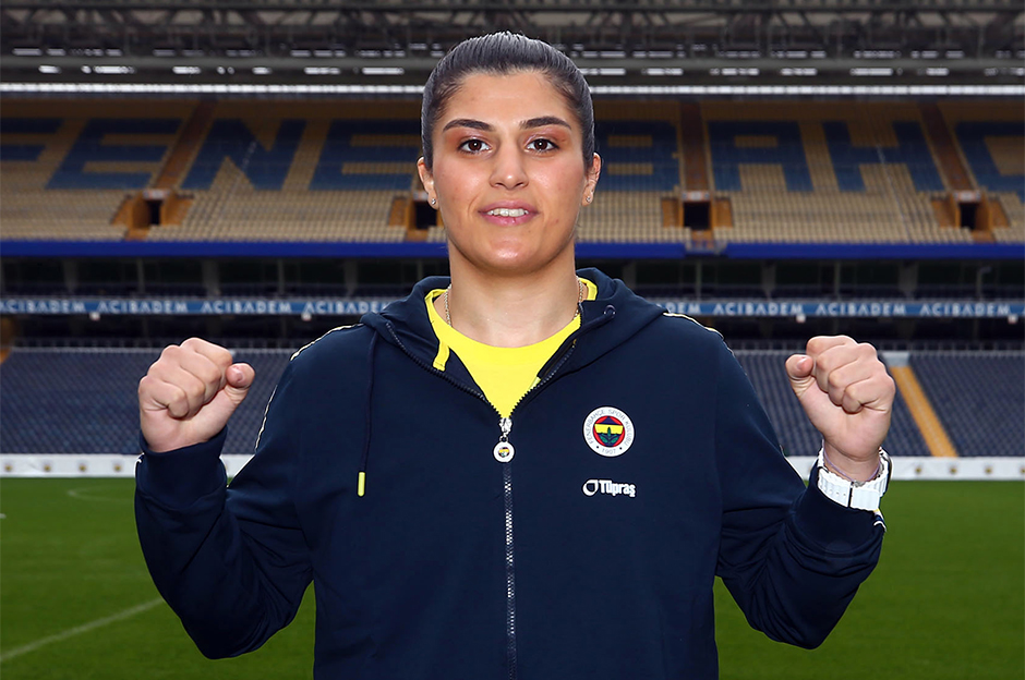 Busenaz Sürmeneli: "Tarihe ismimizi altın harflerle yazdırmak istiyorum"