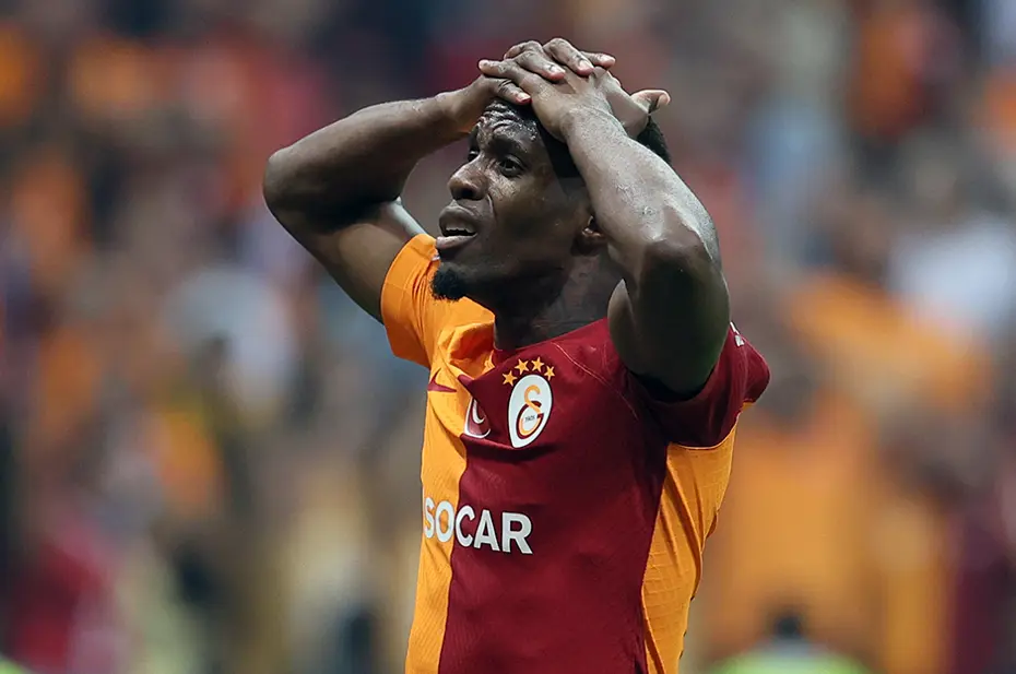 Wilfried Zaha'dan Galatasaray taraftarına sitem: Neden oynamadığı sorusuna çarpıcı cevap - 6 Wilfried Zaha'dan Galatasaray taraftarına sitem: Neden oynamadığı sorusuna çarpıcı cevap - 6