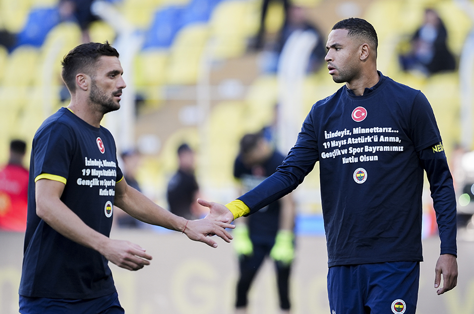 İlk 11 sayılırken olanlar oldu: Fenerbahçe'de Ali Koç, yönetim ve futbolculara büyük tepki