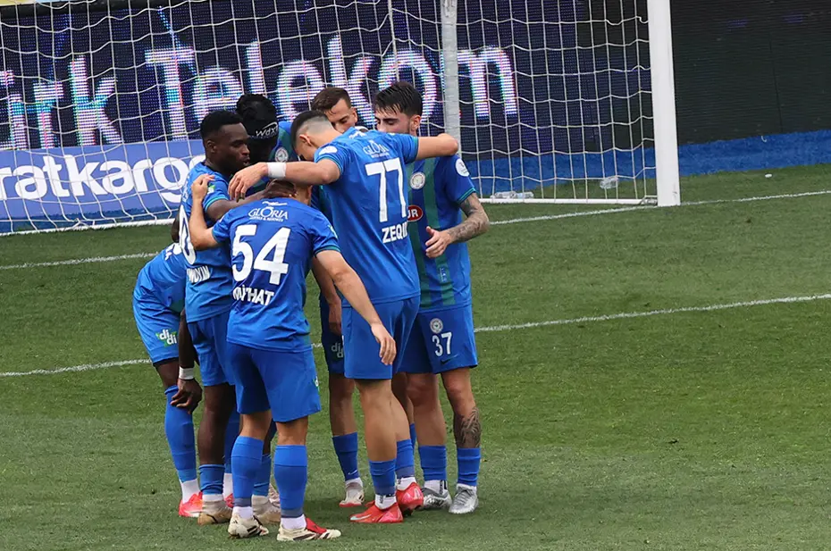 Süper Lig'in son haftasında 7 gol ve farklı galibiyet: Sezonu rekorla bitirdi - 2 Süper Lig'in son haftasında 7 gol ve farklı galibiyet: Sezonu rekorla bitirdi - 2