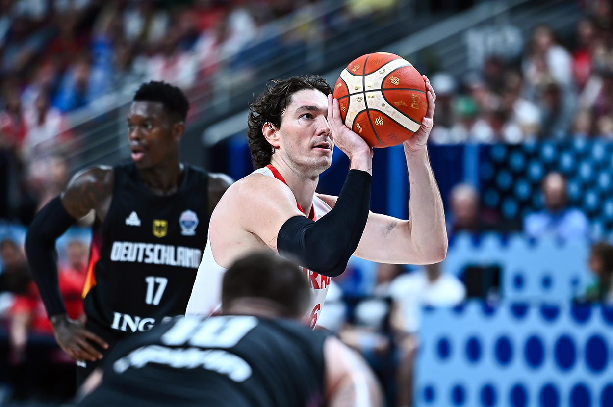 Cedi Osman: "Daha güçlü bir şekilde döneceğiz"