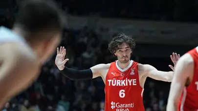Cedi Osman yeni takımıyla 3 yıllık sözleşme imzaladı Cedi Osman yeni takımıyla 3 yıllık sözleşme imzaladı