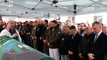 Kocaelispor-Beşiktaş maçında tribünden düşerek ölen taraftar son yolculuğuna uğurlandı