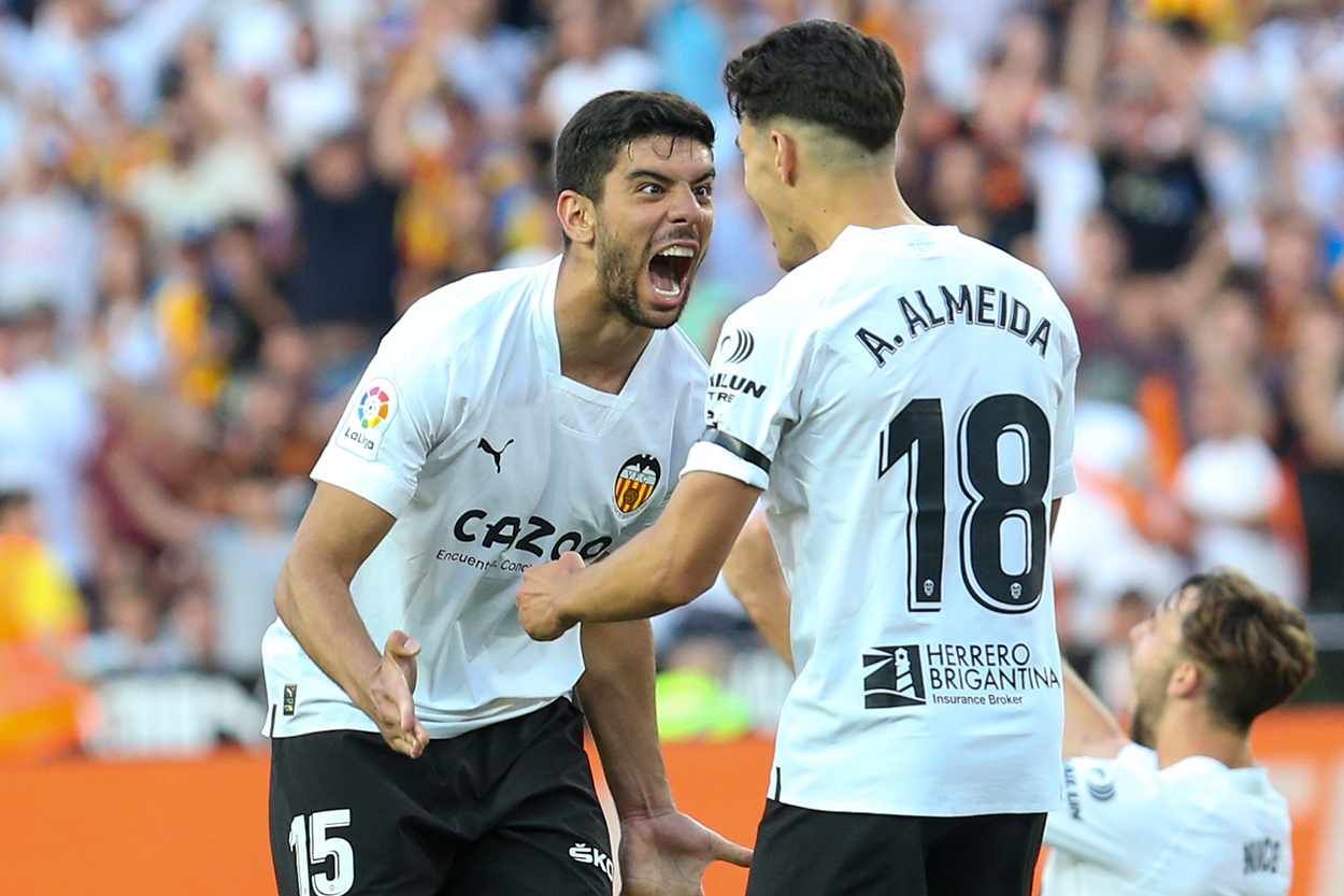 Cenk Özkacar'ın transferini resmen açıkladılar