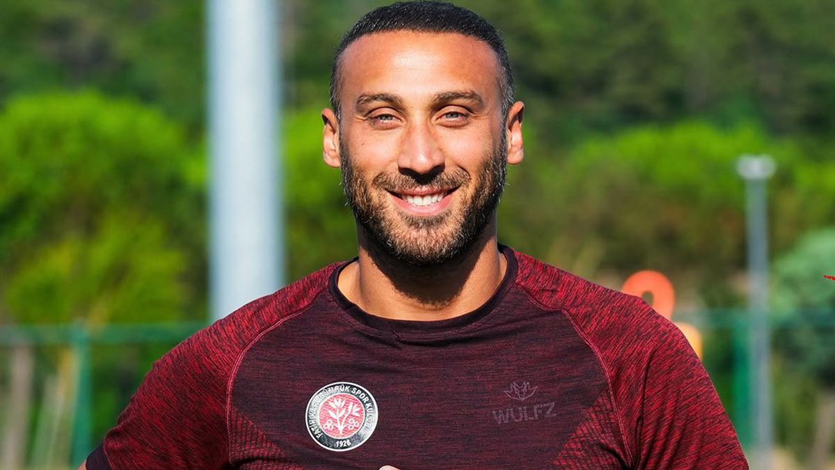 Cenk Tosun'un transferi resmileşti: "Asırlık çınara hoş geldin" diyerek duyurdular