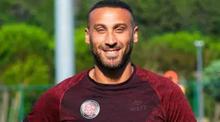 Cenk Tosun'un transferi resmileşti: "Asırlık çınara hoş geldin" diyerek duyurdular