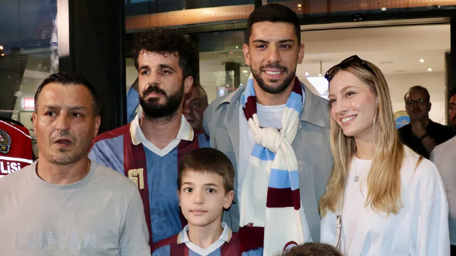 Trabzonspor'un yeni transferi Cenk Özkacar, şehre geldi - 2