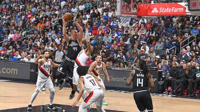 Clippers, Blazers'ı yenerek Play-in'den uzaklaştı