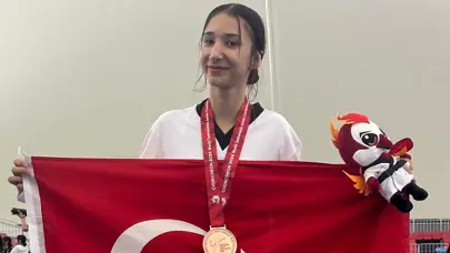 Milli tekvandocu Rüveyda Nur Evin, gençlerde dünya üçüncüsü oldu