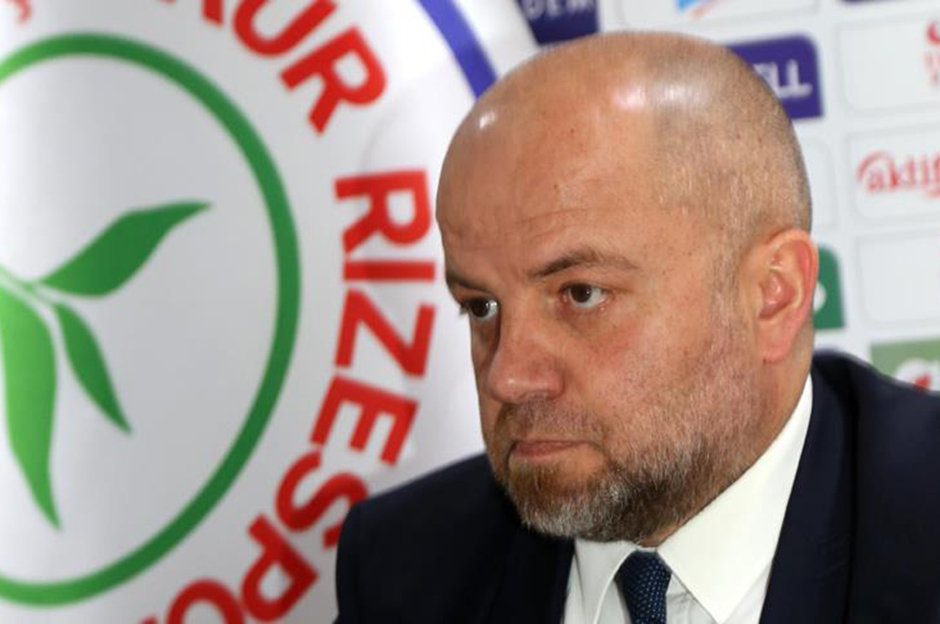 Rizespor'da imzalar atılıyor