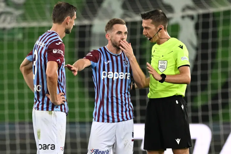 "Avcı ters köşe yaptı" | Spor yazarları, St. Gallen-Trabzonspor maçını değerlendirdi - 2
