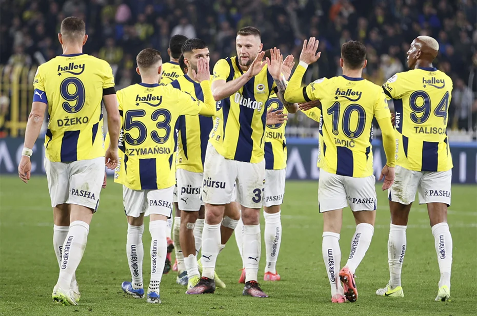 Mourinho'dan takımdaki eksiklerle ilgili açıklama: "Bizler ağlamıyoruz ve çözüm üretmeye çalışıyoruz" - 1 Mourinho'dan takımdaki eksiklerle ilgili açıklama: "Bizler ağlamıyoruz ve çözüm üretmeye çalışıyoruz" - 1