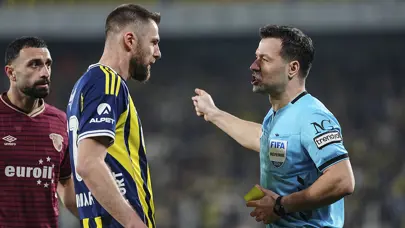 Trio ekibi, Fenerbahçe maçında gözden kaçan olay pozisyonu yorumladı! "Bu kuralı bilen yok"