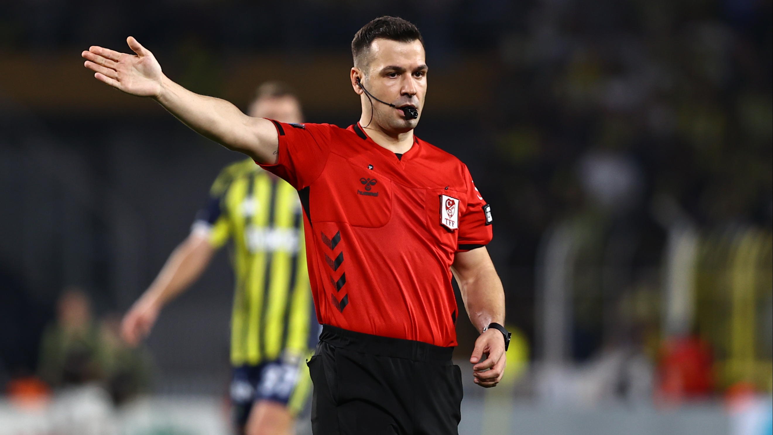 Fener Maçı Bitti, Hakem Paneli Başladı: Eski Hakemler Olay Yerinde! Biri 'Yazıklar Olsun' Dedi, Diğeri 'Eh İşte'...