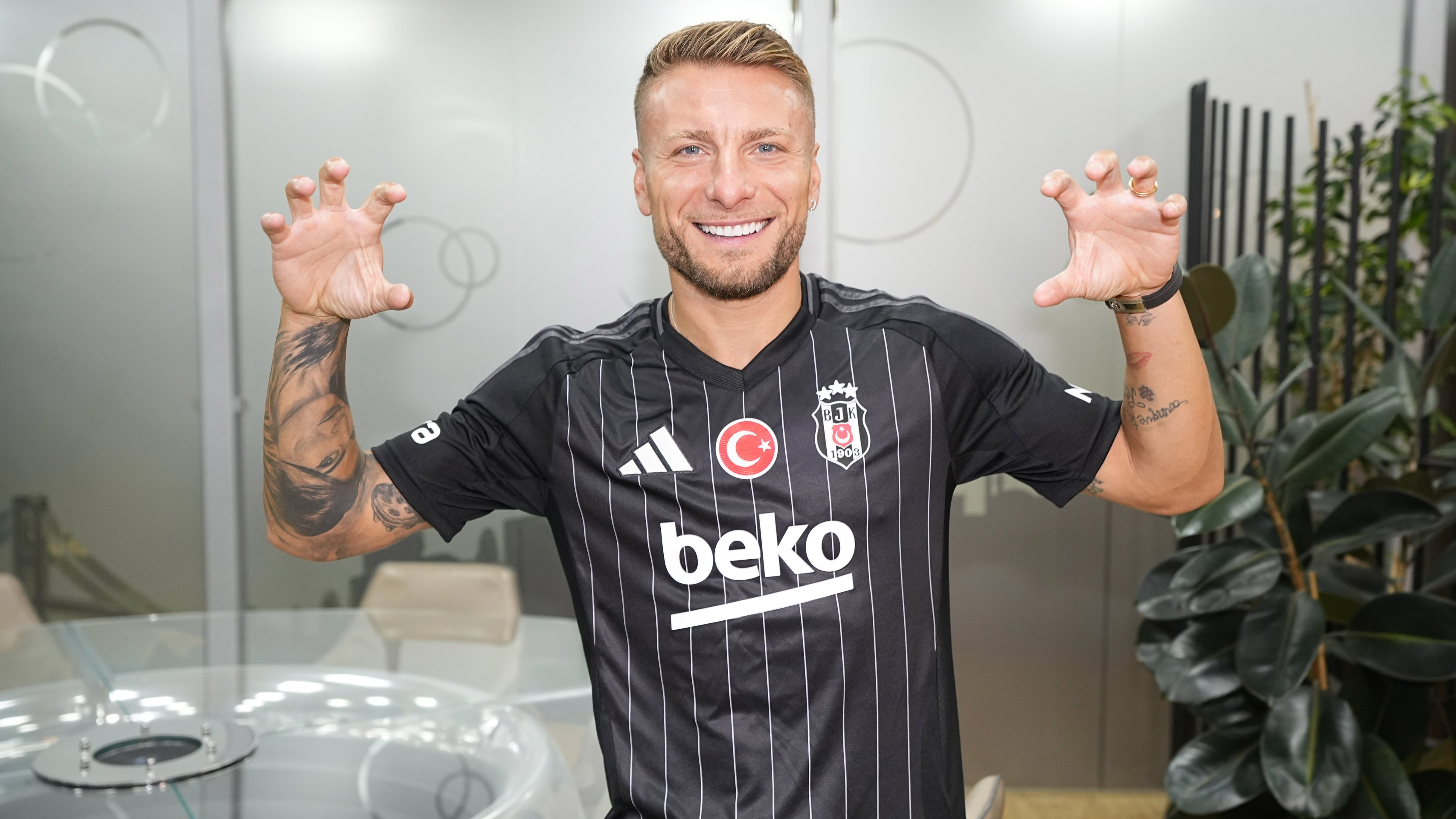 Beşiktaş'ın eski golcüsü Ciro Immobile, futbolu bıraktı