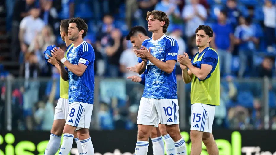 Como, peri masalını Şampiyonlar Ligi'ne taşıdı: Milan'a evinde büyük şok