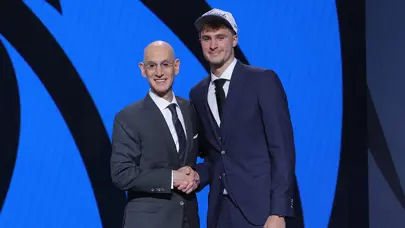 NBA'de draft heyecanı: Cooper Flagg ilk sıradan Dallas Mavericks'e katıldı