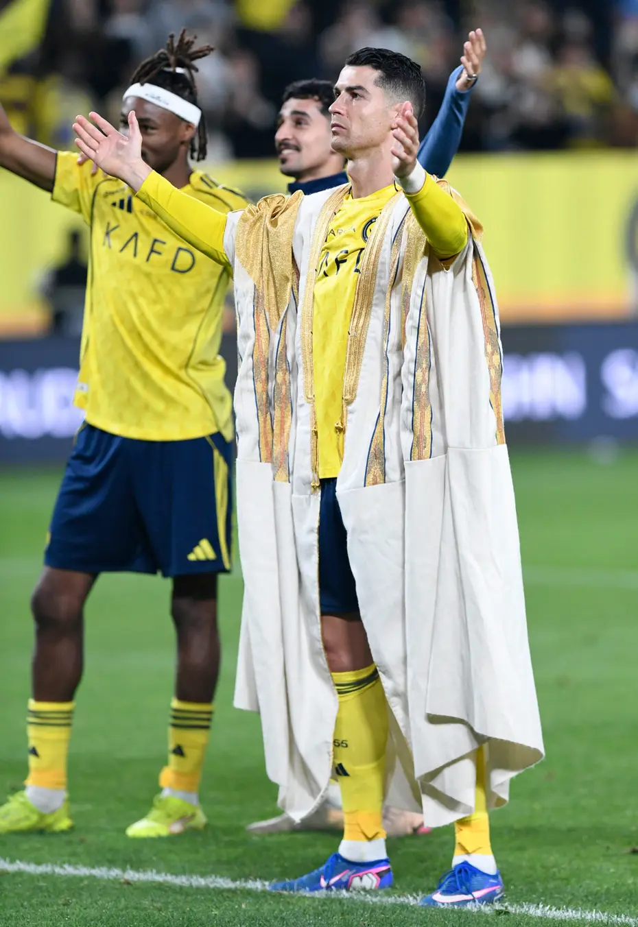 Herkes Cristiano Ronaldo'nun bu görüntüsünü konuşuyor! Kariyerini nerede sürdüreceğini de açıkladı - 3