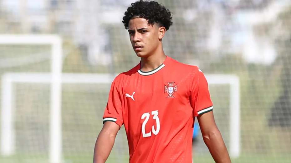 Cristiano Ronaldo'nun oğlu, Türkiye'de ilki yaşadı: Milli maçta kariyerinin sonunda bile hatırlayacağı an - 1 Cristiano Ronaldo'nun oğlu, Türkiye'de ilki yaşadı: Milli maçta kariyerinin sonunda bile hatırlayacağı an - 1